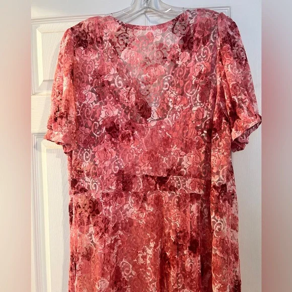 Beautiful Pink Floral Women's Dress - Picture 6 of 7